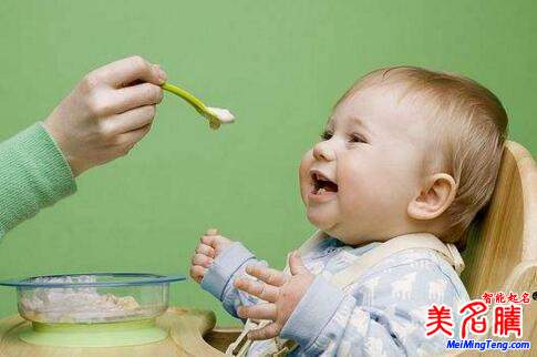 招財(cái)?shù)膶殞毱鹈椒? /></a>我們?cè)诮o寶寶起名時(shí),經(jīng)常有用戶說要起一個(gè)將來發(fā)財(cái)?shù)拿?。我們知道,招?cái)?shù)姆椒ê芏?,有風(fēng)水、供財(cái)神等等。不過,名字也能招財(cái),說的比較少。那么招財(cái)?shù)膶殞毱鹈椒ǘ加行┥赌兀空胸?cái)?shù)膶殞毱鹈椒ㄖ?寶寶起名...</div>
<span id="ctl00_ContentPlaceHolder1_subjectList_dgNews_ctl07_Label1" style="color:Green;font-size:10pt;">2017/6/1 10:27:56</span>
<div style="height:5px; font-size:5px"> </div>
<hr width="99%" style="text-align:center; border-style:dotted; border-width:0px; height:1px;" />
<div style="height:5px; font-size:5px"> </div>
</div>
</td>
</tr><tr style="border-width:0px;">
<td valign="top">
<div style="padding-left:3px; padding-right:3px;line-height:180%">
<h3 style="padding:0px;margin:0px;display:inline;"><a id="ctl00_ContentPlaceHolder1_subjectList_dgNews_ctl08_HyperLink1" class="headline" href="/subject/gou/s.aspx?newsid=6657" target="_blank">聰明討喜屬狗孩子起名</a></h3>
<span style="color:Red;font-size:8pt;"></span>
<br />
<div style="padding-top:1px; width:95%; padding-left:8px; line-height:180%;color:#2f2f2f;font-size:14px;" ><a href=